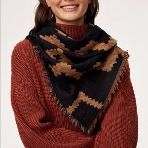 Aritzia Wilfred Diamond Mosaic Triangle Scarf
